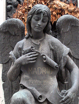 Madrid Statue