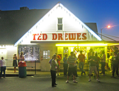 The crowds at Ted Drewes Frozen Custard.