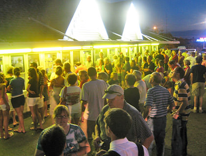 The crowds at Ted Drewes Frozen Custard.