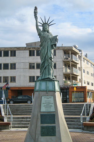 Alki Statue of Liberty Mini Replica