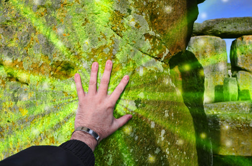 Glowing Rays on Stonehenge!