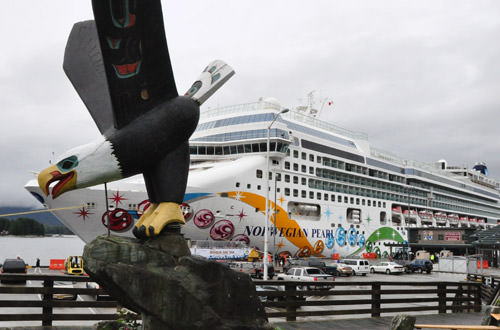 Eagle Statue in front of the Norwegian Pearl Ship