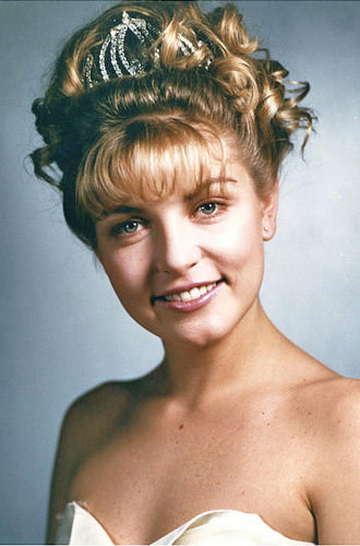 Laura Palmer Prom Queen