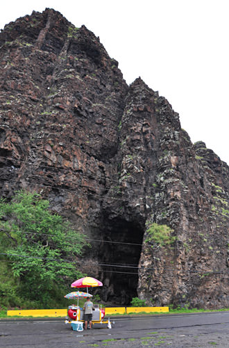 Kane'ana Cave