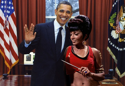 Mirror Univers Nichelle Nichols Uhura and President Obama