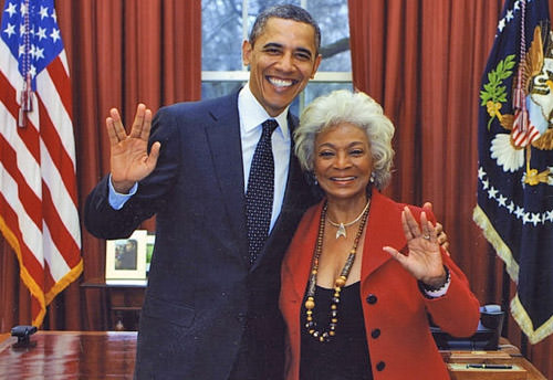 Nichelle Nichols and President Obama give the Spock salute!