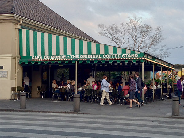 NOLA Cafe Du Monde