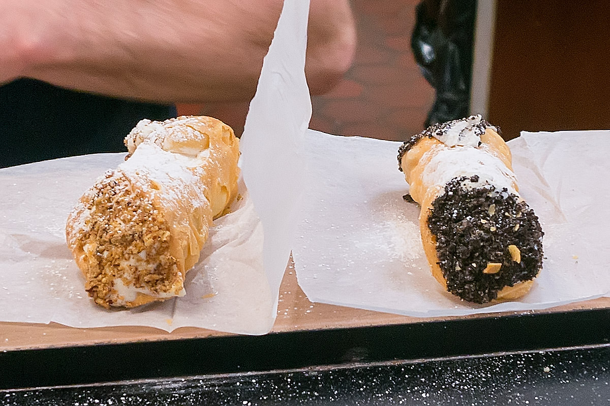 Boston Mike's Cannoli