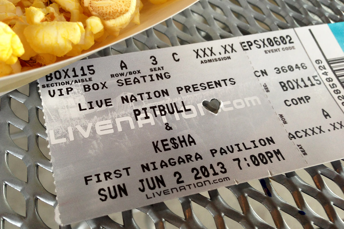 <nobr>Ke$ha</nobr> Ticket!