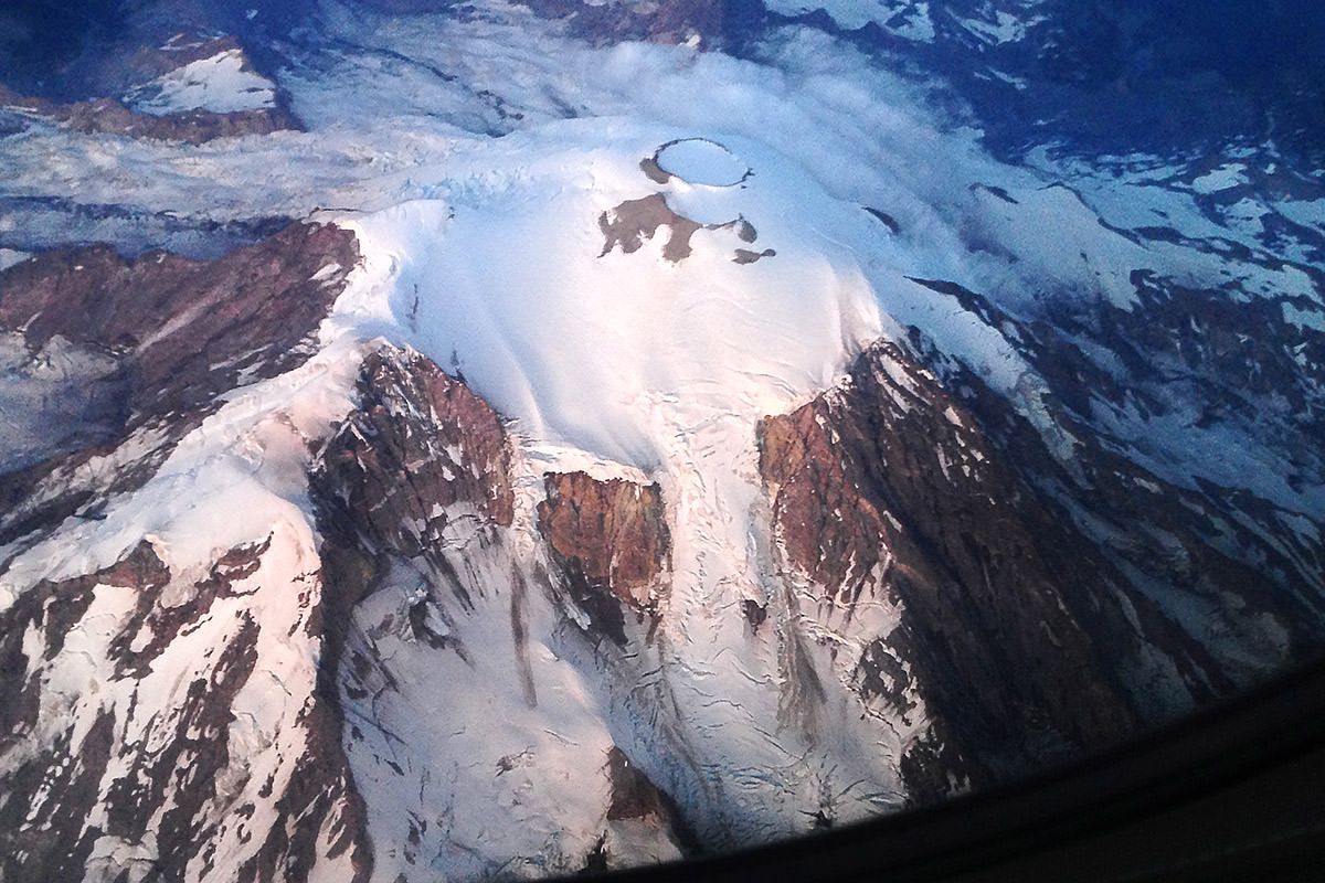 Vowgas Mount Rainier Flyover