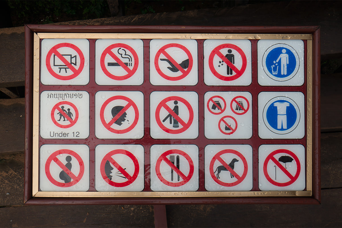 Baphoun Temple NO NO NO NO!!!