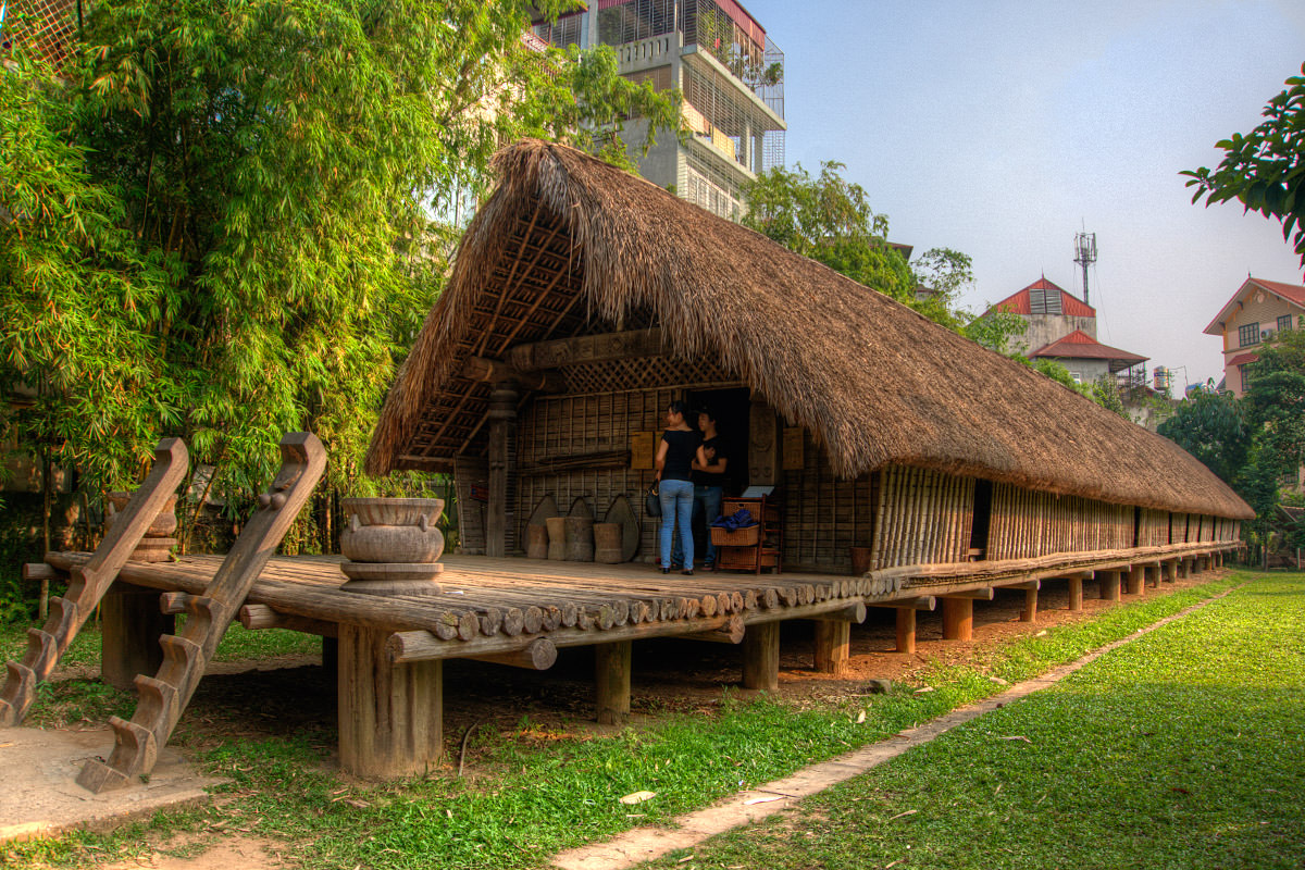 Long Vietnam Building