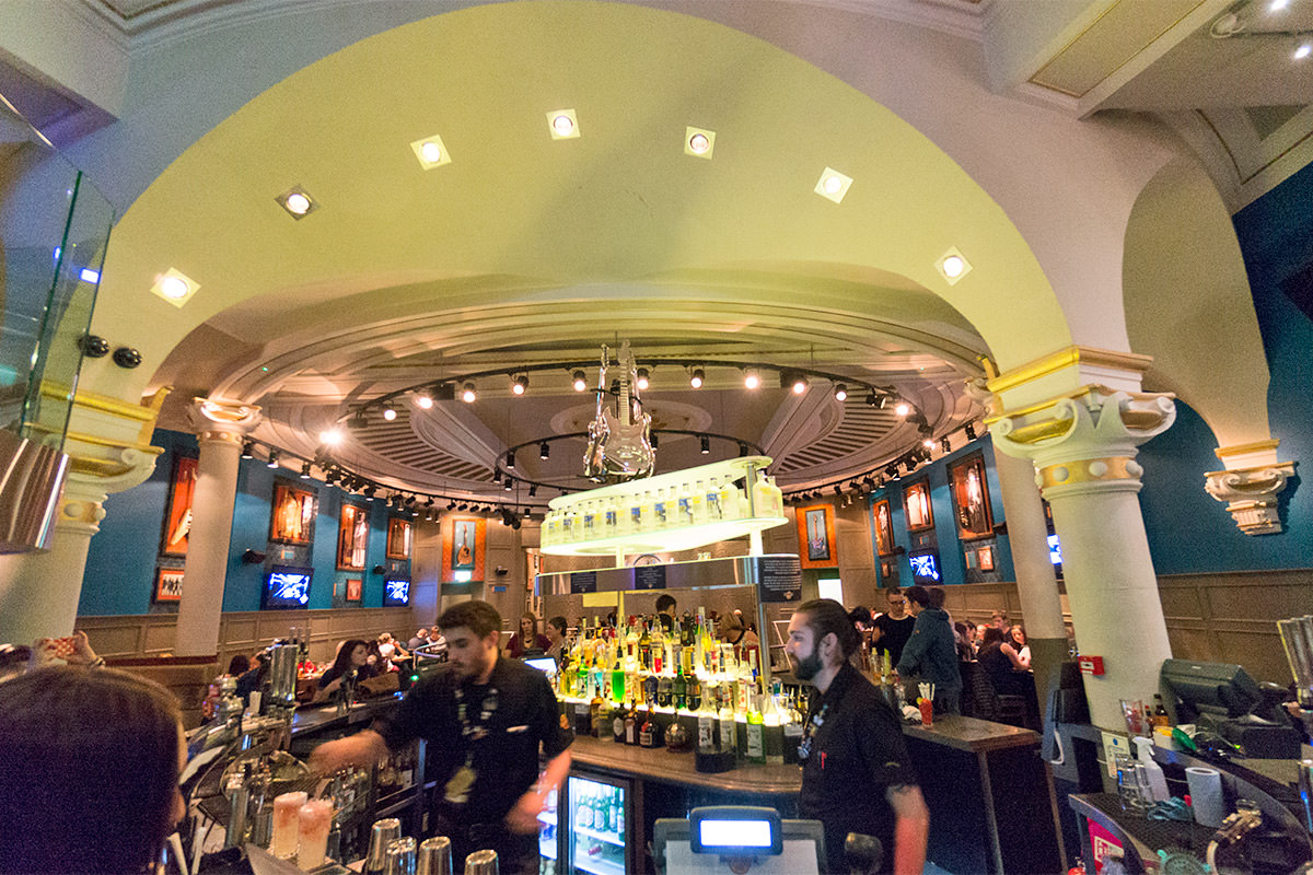 Hard Rock Cafe Glasgow Interior