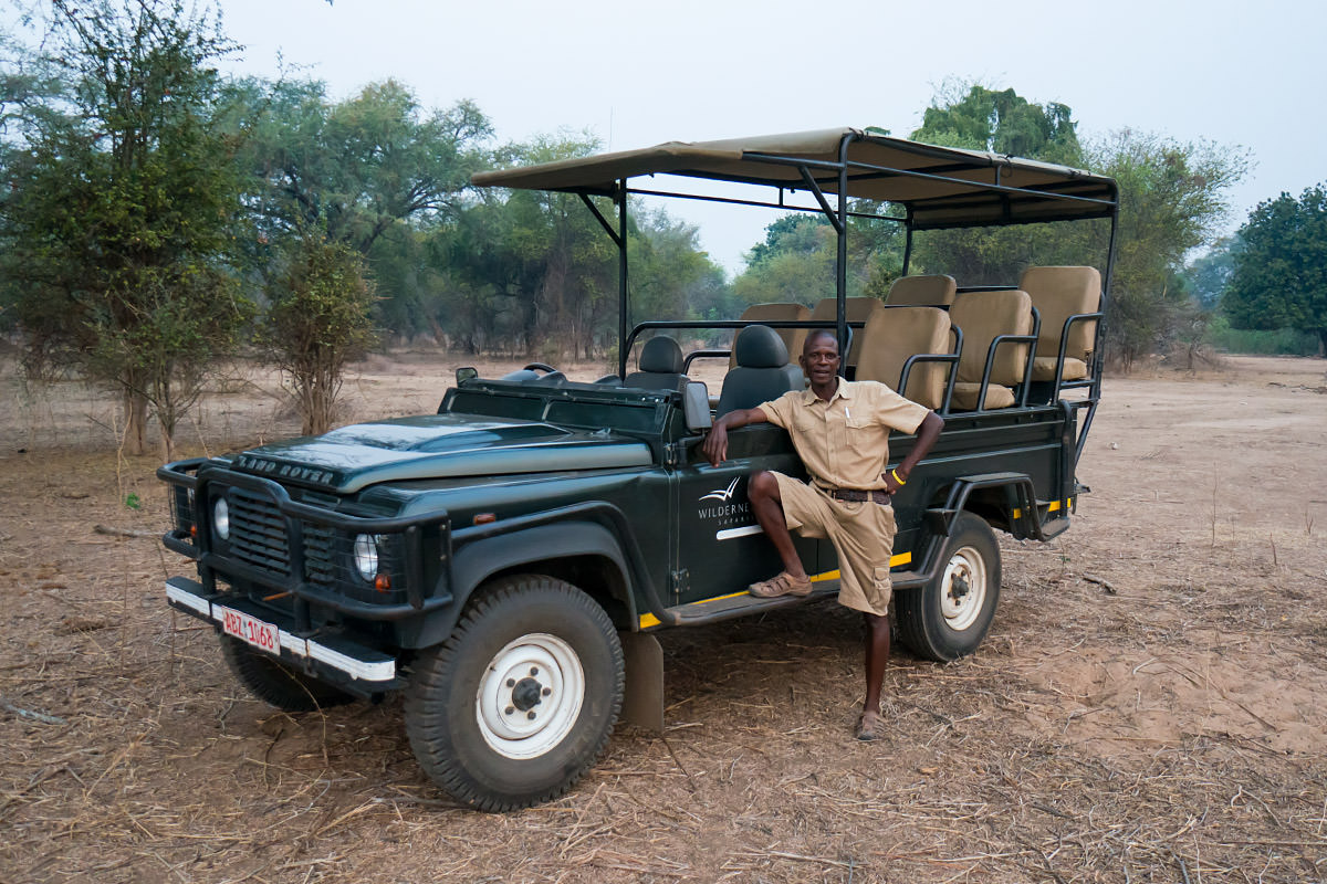 Mana Pools Game Drive