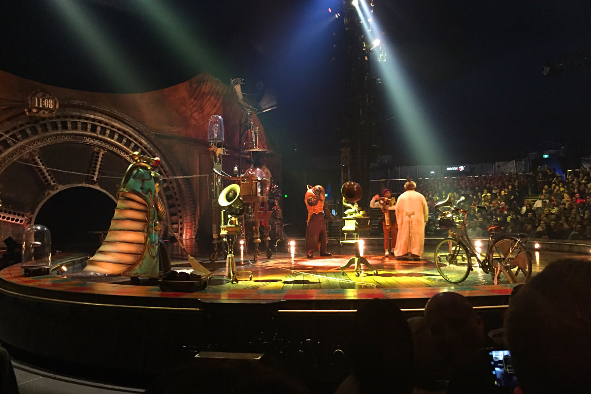 Kurios: Cabinet des Curiositie