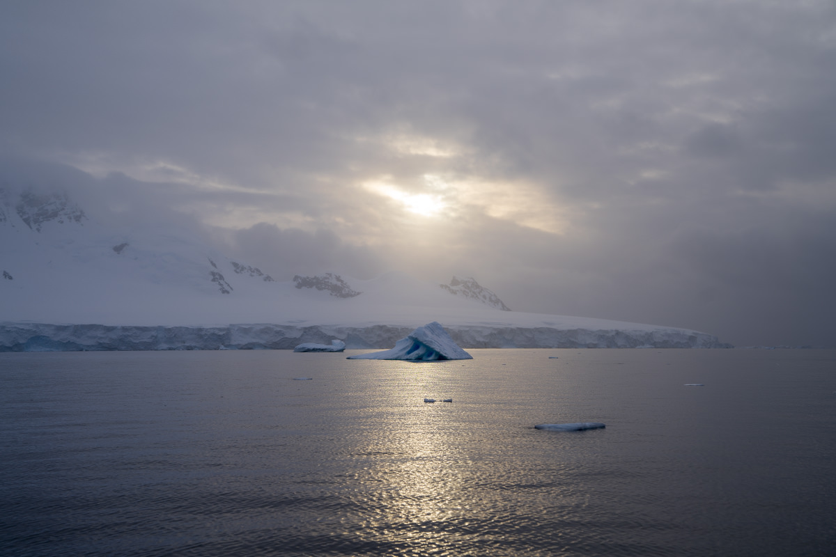 Glacier Icebergs