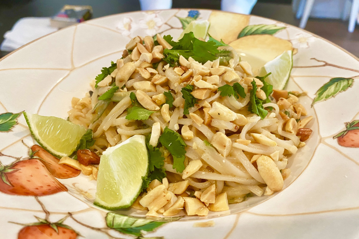 My dinner... rice noodles with cilantro and peanuts on top.