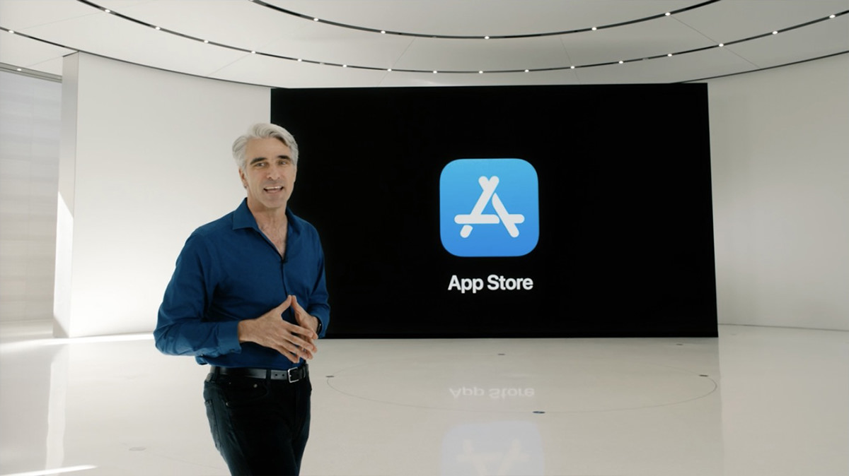 Apple's Craig presenting App Development.