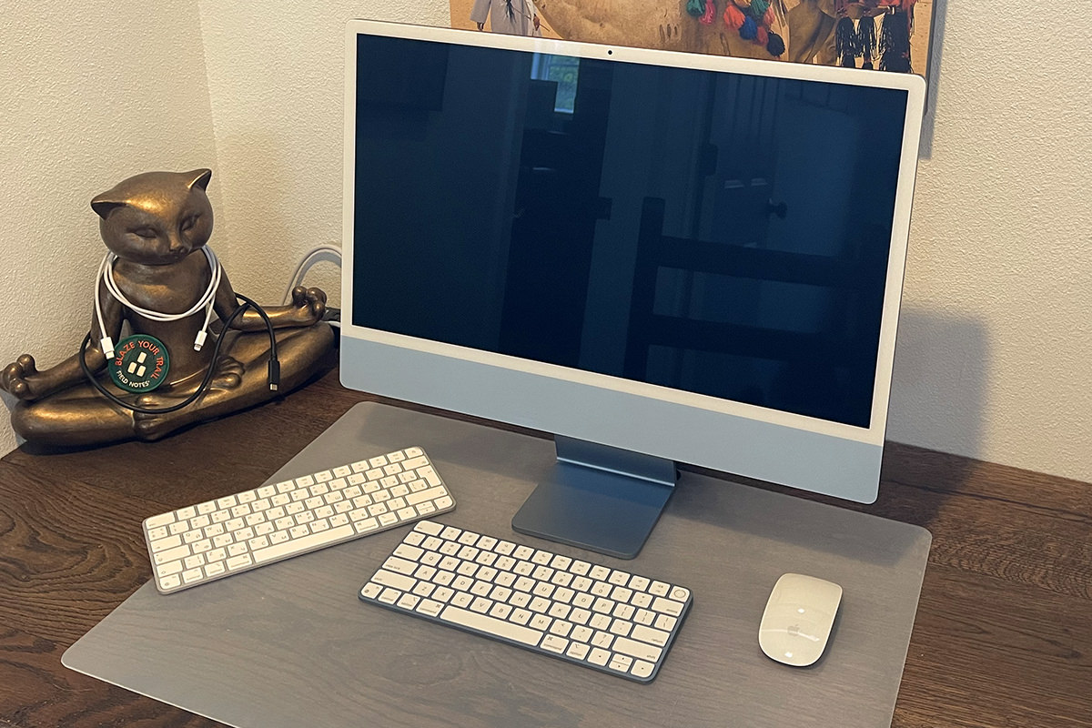 My new BLUE iMac.