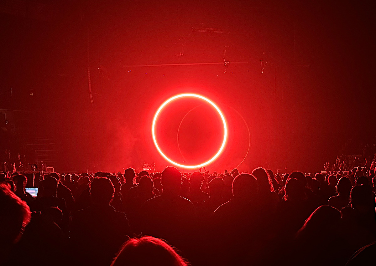 The concert is over and only the blood red circle remains.