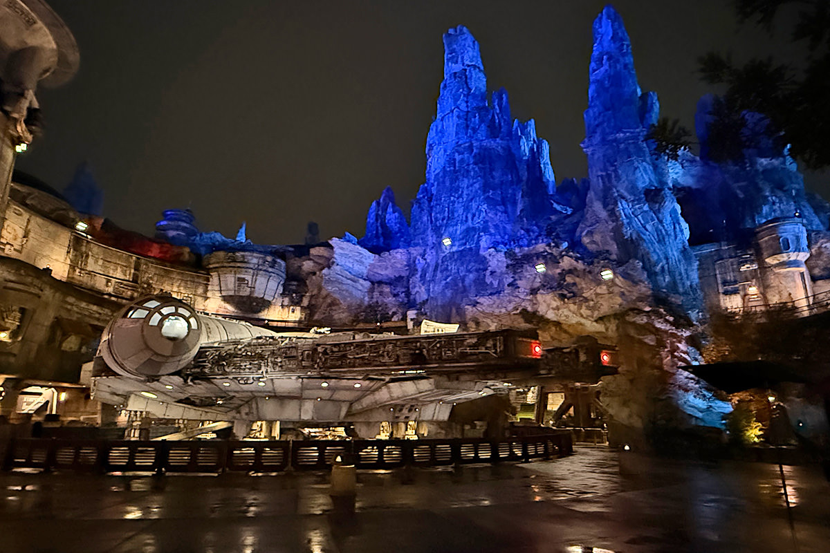 The Millenium Falcon wet and alone