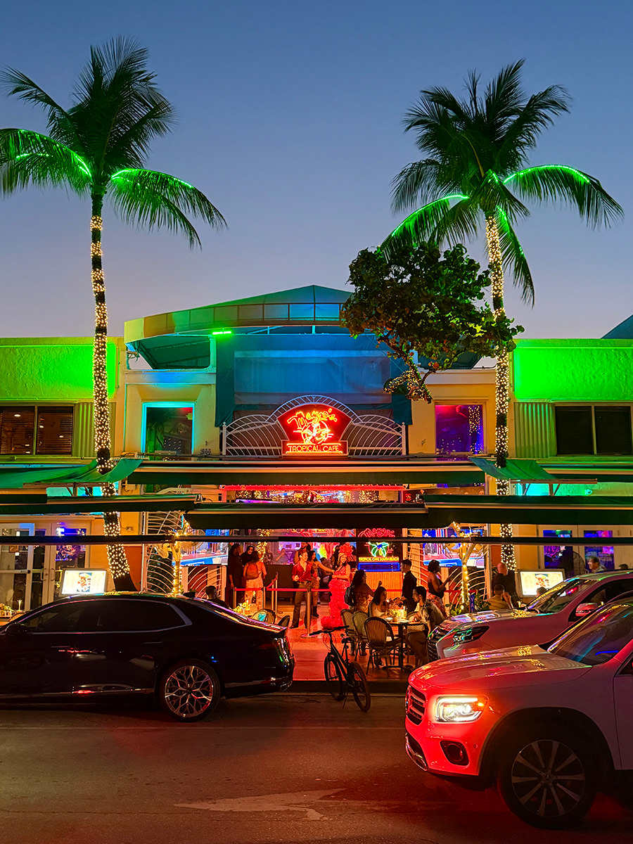 Mango's Cafe at Night in South Beach