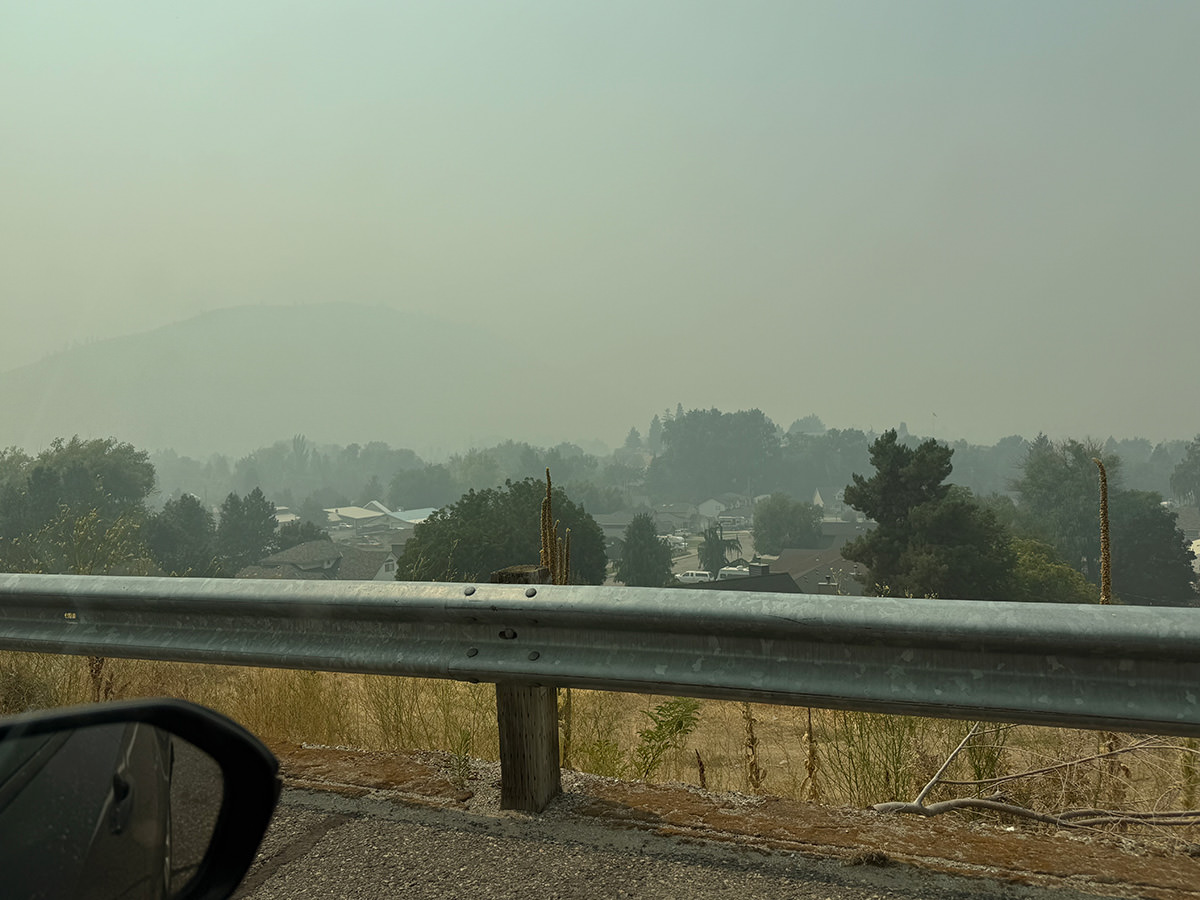 It's smoke! Smoke everywhere!